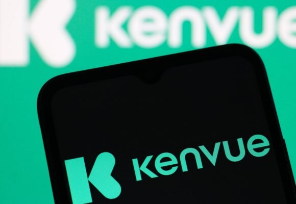 Kimberly-Clark Prepares Asset Sales to Win EU Nod for Kenvue Deal